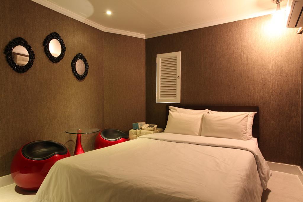Hotel Goguma Shinchon โซล ภายนอก รูปภาพ