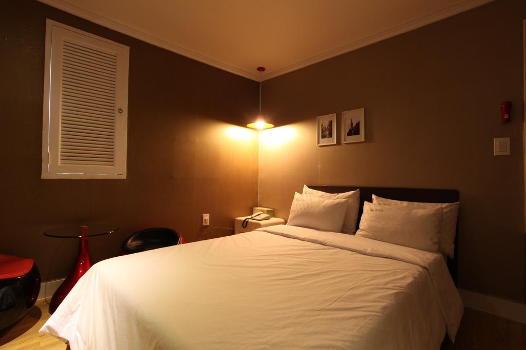 Hotel Goguma Shinchon โซล ภายนอก รูปภาพ