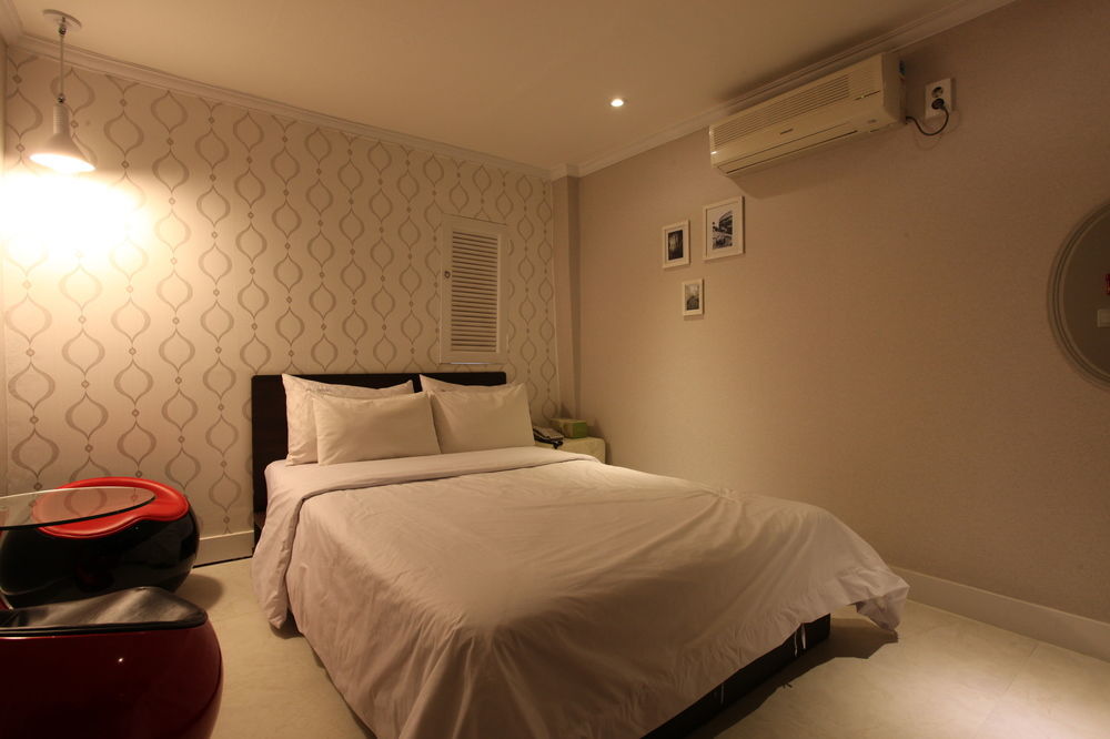 Hotel Goguma Shinchon โซล ภายนอก รูปภาพ