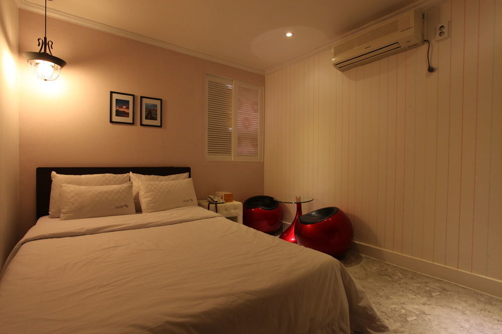 Hotel Goguma Shinchon โซล ภายนอก รูปภาพ