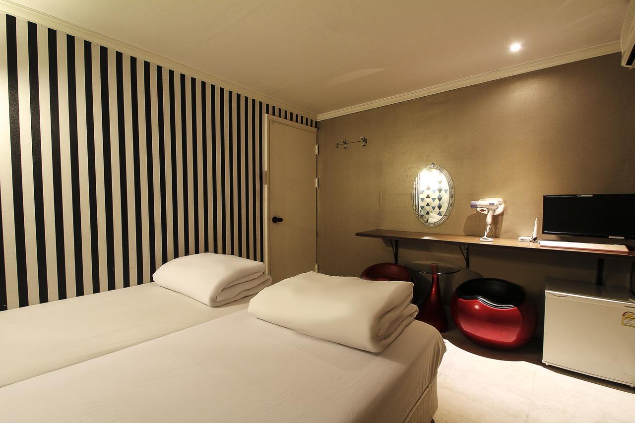 Hotel Goguma Shinchon โซล ภายนอก รูปภาพ