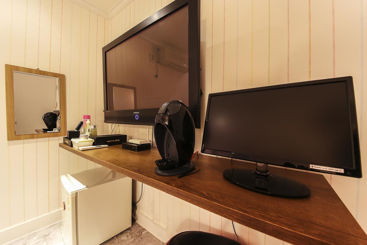 Hotel Goguma Shinchon โซล ภายนอก รูปภาพ