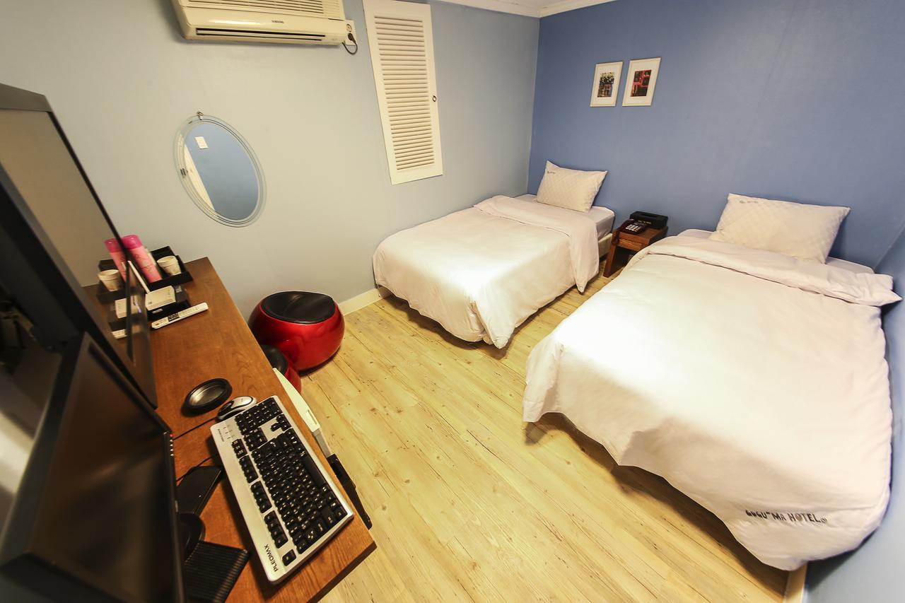 Hotel Goguma Shinchon โซล ภายนอก รูปภาพ