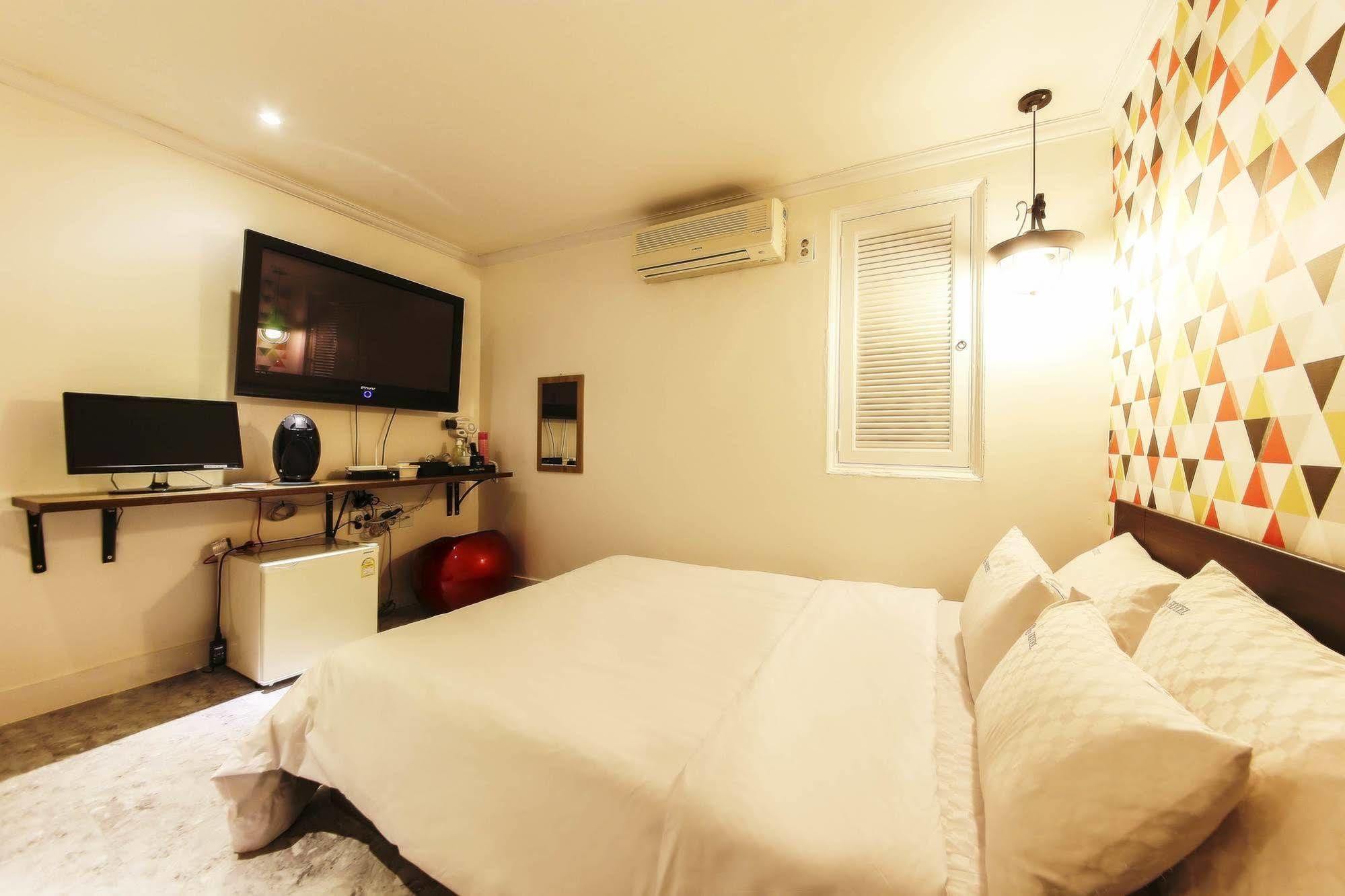 Hotel Goguma Shinchon โซล ภายนอก รูปภาพ