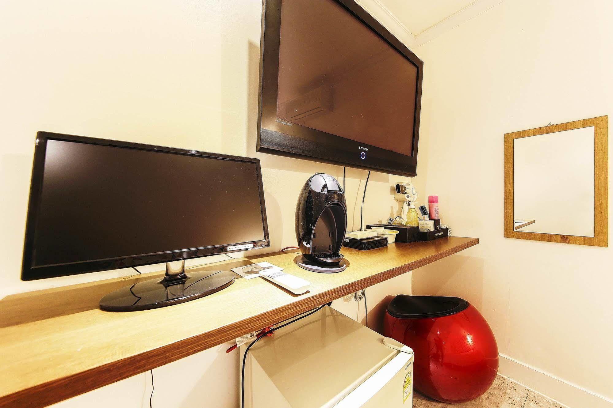 Hotel Goguma Shinchon โซล ภายนอก รูปภาพ