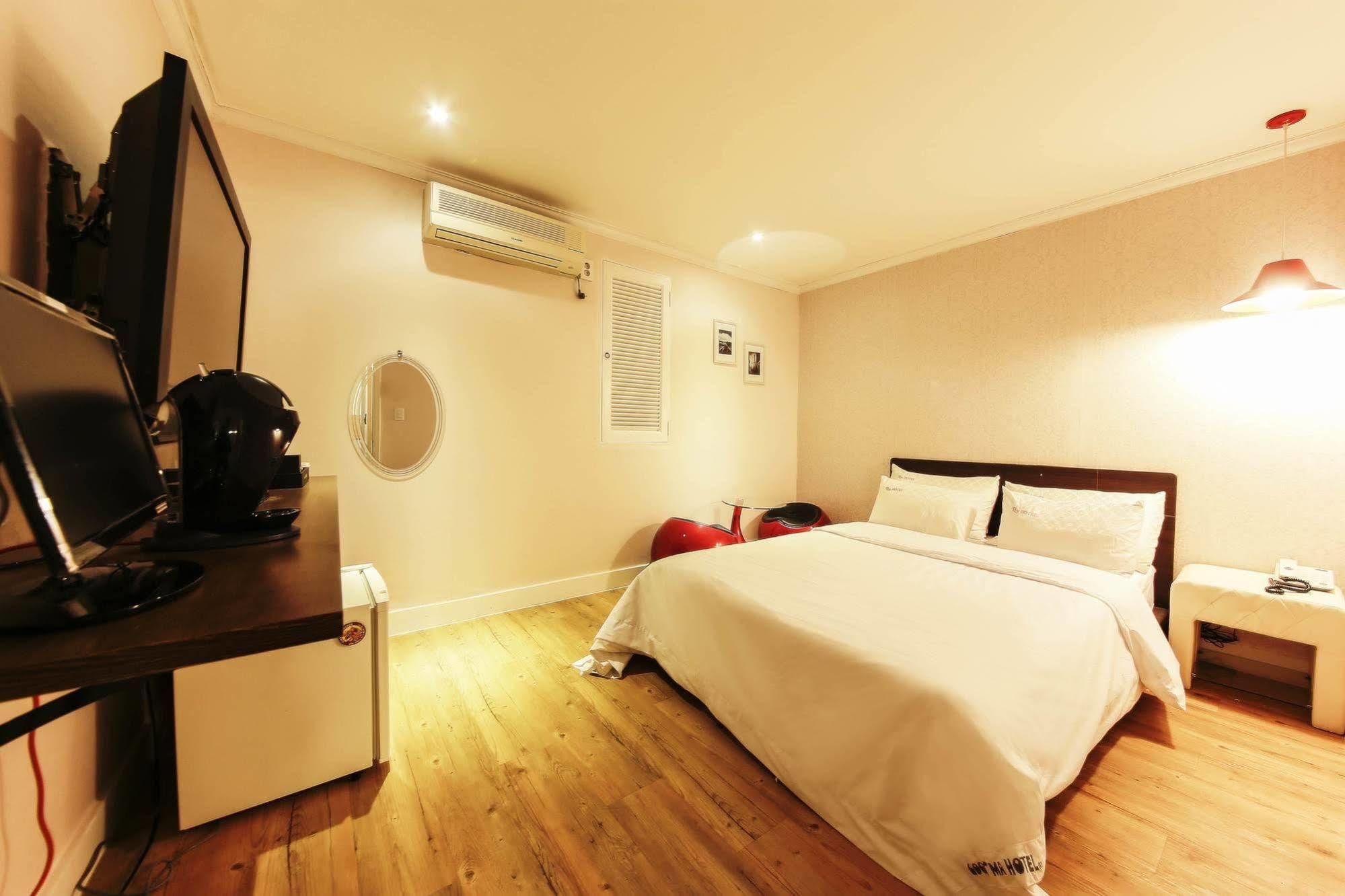 Hotel Goguma Shinchon โซล ภายนอก รูปภาพ
